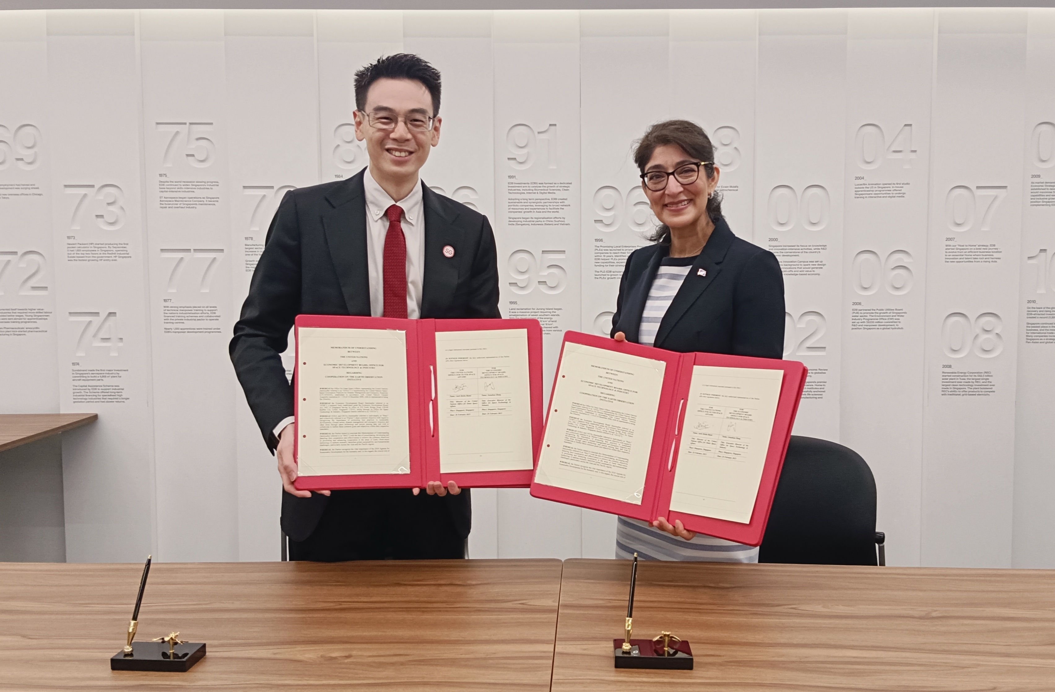 Executive Director OSTIn Jonathan Hung and Director UNOOSA Aarti Holla-Maini